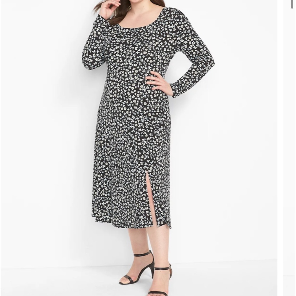 Lonq-Sleeve Square Neck Midi Dress